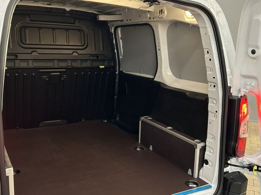 Citroën Berlingo 1.5 BlueHDi 100 S&S L1 € 2.840,- Voorraad Voordeel | Pakket Comfort Connect | Passagiersbank | Tr... ActivLease financial lease