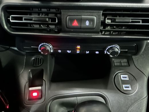 Citroën Berlingo 1.5 BlueHDi 100 S&S L1 € 2.840,- Voorraad Voordeel | Pakket Comfort Connect | Passagiersbank | Tr... ActivLease financial lease