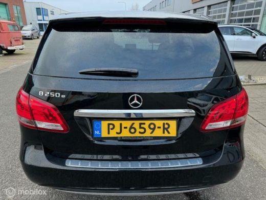 Mercedes B-Klasse 250 e Business Solution Automaat , Hoge instap , Navigatie , Camera achter , Parkeerhulp Voor & A... ActivLease financial lease
