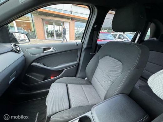 Mercedes B-Klasse 250 e Business Solution Automaat , Hoge instap , Navigatie , Camera achter , Parkeerhulp Voor & A... ActivLease financial lease