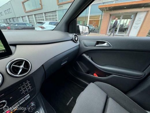Mercedes B-Klasse 250 e Business Solution Automaat , Hoge instap , Navigatie , Camera achter , Parkeerhulp Voor & A... ActivLease financial lease