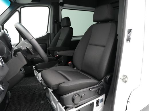 Mercedes Sprinter 319CDI L2H2 DC Navigatie Trekhaak Camera Stoelverwarming ActivLease financial lease