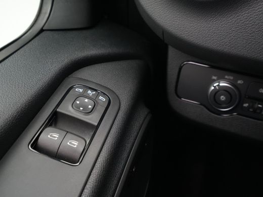 Mercedes Sprinter 319CDI L2H2 DC Navigatie Trekhaak Camera Stoelverwarming ActivLease financial lease