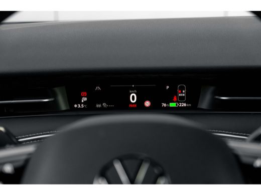 Volkswagen ID.7 Tourer Pro Business 77 kWh | Trekhaak | Warmte pomp ActivLease financial lease