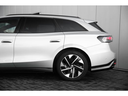 Volkswagen ID.7 Tourer Pro Business 77 kWh | Trekhaak | Warmte pomp ActivLease financial lease