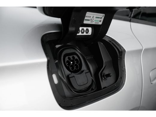 Volkswagen ID.7 Tourer Pro Business 77 kWh | Trekhaak | Warmte pomp ActivLease financial lease
