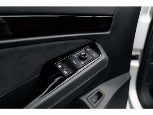 Volkswagen ID.7 Tourer Pro Business 77 kWh | Trekhaak | Warmte pomp ActivLease financial lease