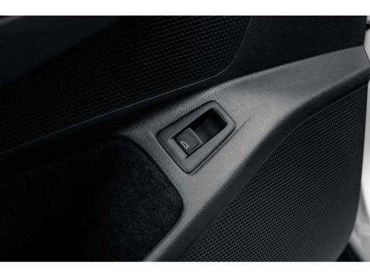 Volkswagen ID.7 Tourer Pro Business 77 kWh | Trekhaak | Warmte pomp ActivLease financial lease