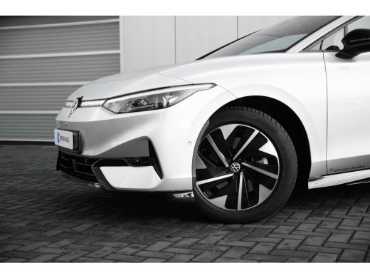 Volkswagen ID.7 Tourer Pro Business 77 kWh | Trekhaak | Warmte pomp ActivLease financial lease