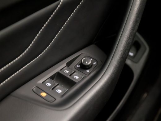 Volkswagen Passat Variant 1.5 TSI R-Line Sport 150Pk Automaat (FACELIFT, PANORAMADAK, APPLE CARPLAY, DIGITAL COCKPI... ActivLease financial lease