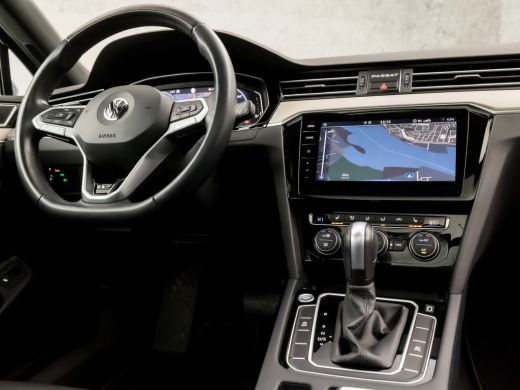 Volkswagen Passat Variant 1.5 TSI R-Line Sport 150Pk Automaat (FACELIFT, PANORAMADAK, APPLE CARPLAY, DIGITAL COCKPI... ActivLease financial lease