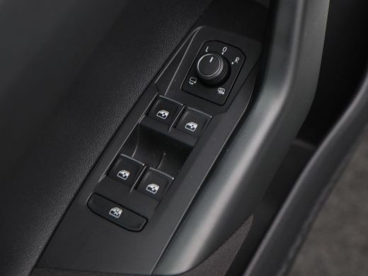 Volkswagen Taigo 1.5 TSi 150 Pk Automaat R-Line Edition | Full LED | Navigatie | Adaptive Cruise | 18 Inch | Camer... ActivLease financial lease