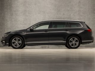 Volkswagen Passat Variant 1.5 TSI R-Line Sport 150Pk Automaat (FACELIFT, PANORAMADAK, APPLE CARPLAY, DIGITAL COCKPI...