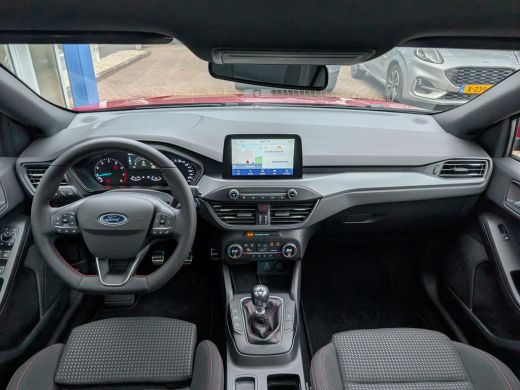 Ford FOCUS Wagon 1.0 EcoBoost Hybrid ST Line Style | Winterpack | Panoramadak | Camera | Adap. Cruise ActivLease financial lease
