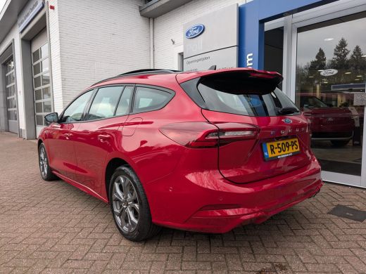 Ford FOCUS Wagon 1.0 EcoBoost Hybrid ST Line Style | Winterpack | Panoramadak | Camera | Adap. Cruise ActivLease financial lease