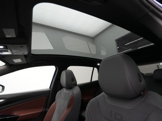 Volkswagen ID.4 Max 77 kWh Panorama Trekhaak Side Assist iQ Light 341 ActivLease financial lease
