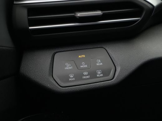 Volkswagen ID.4 Max 77 kWh Panorama Trekhaak Side Assist iQ Light 341 ActivLease financial lease