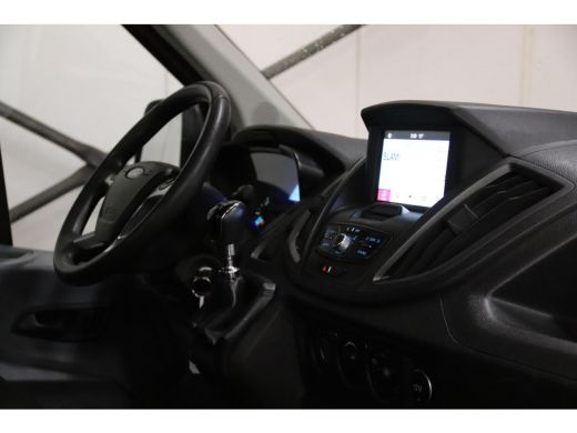 Ford Transit met nieuwe NIEUWE MOTOR OPEN LAADBAK DUBBELLUCHT TREKHAAK 2800KG ActivLease financial lease