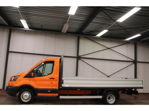 Ford Transit met nieuwe NIEUWE MOTOR OPEN LAADBAK DUBBELLUCHT TREKHAAK 2800KG ActivLease financial lease