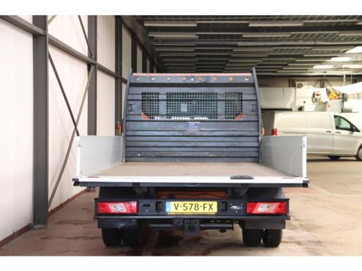 Ford Transit met nieuwe NIEUWE MOTOR OPEN LAADBAK DUBBELLUCHT TREKHAAK 2800KG ActivLease financial lease