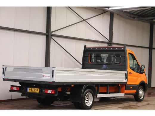 Ford Transit met nieuwe NIEUWE MOTOR OPEN LAADBAK DUBBELLUCHT TREKHAAK 2800KG ActivLease financial lease