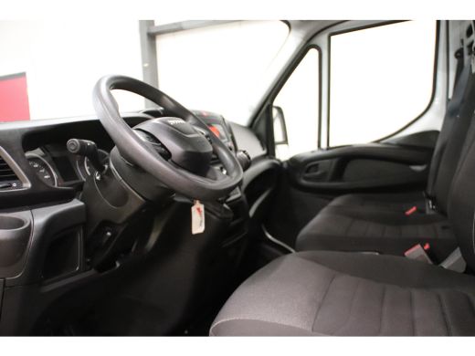 Iveco Daily 35C14 2.3 KIPPER MET 3500 KG TREKVERMOGEN Iveco 35C14 2.3 KIPPER MET 3500 KG TREKVERMOGEN ActivLease financial lease