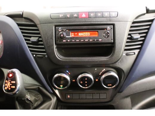 Iveco Daily 35S14V 2.3 L2H2 MET 3500 KG Trekvermogen ActivLease financial lease