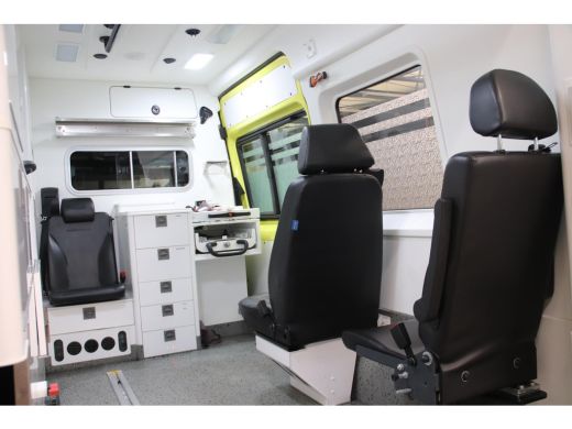Mercedes Sprinter 319 CDI L2H2 AMBULANCE AUTOMAAT Mercedes-benz Sprinter 319 CDI L2H2 AMBULANCE AUTOMAAT Euro 6 Zie... ActivLease financial lease