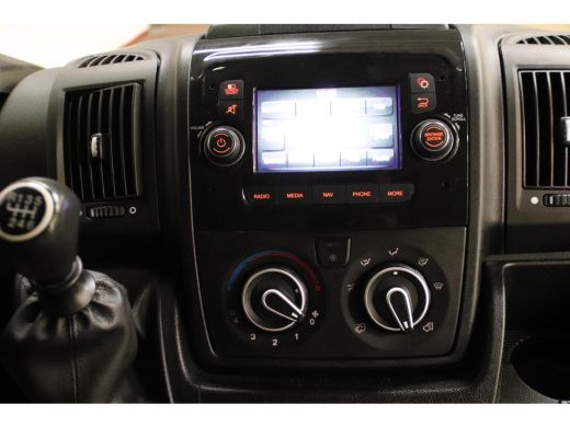 Peugeot Boxer 2.2 140PK L2H2 EURO 6 ActivLease financial lease