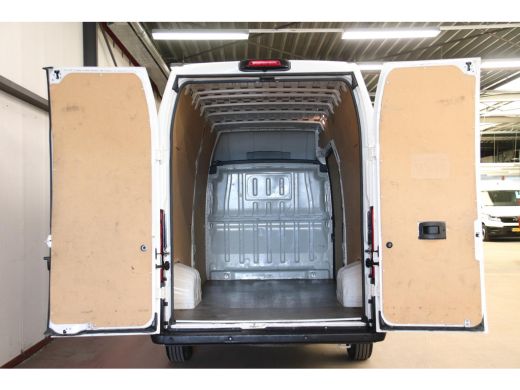 Peugeot Boxer 2.2 BlueHDi 140PK L4H3 AIRCO CRUISE CONTROL ActivLease financial lease