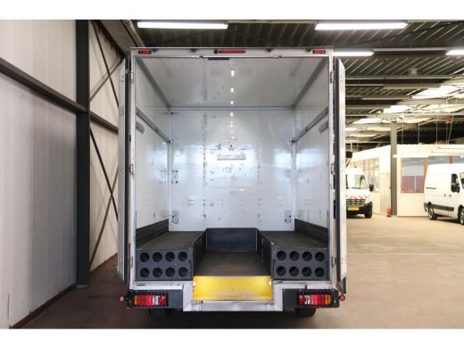 Renault Master 170PK AUTOMAAT PAARDENWAGEN LOWLINER VERKOOPWAGEN FOODTRUCK ActivLease financial lease