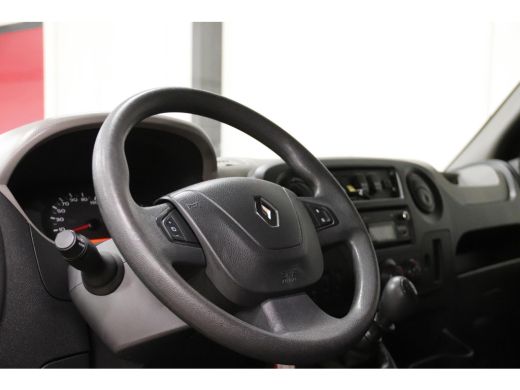 Renault Master 2.3 dCi 145PK LOWLINER MET TREKHAAK ActivLease financial lease