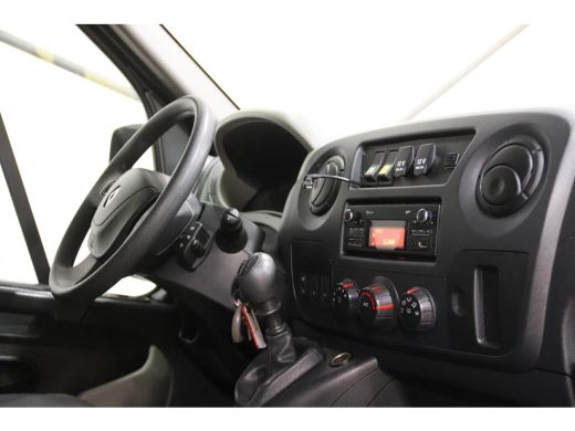 Renault Master 2.3 dCi 145PK LOWLINER MET TREKHAAK ActivLease financial lease