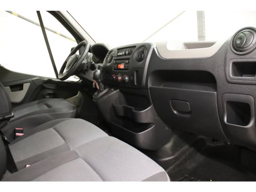 Renault Master 2.3 dCi 145PK LOWLINER MET TREKHAAK ActivLease financial lease
