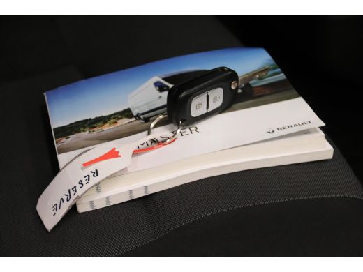 Renault Master 2.3 dCi BAKWAGEN met 1022KG laadvermogen en laadklep Meubelbak ActivLease financial lease