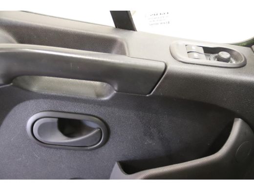 Renault Master 2.3 dCi BAKWAGEN met 1022KG laadvermogen en laadklep Meubelbak ActivLease financial lease