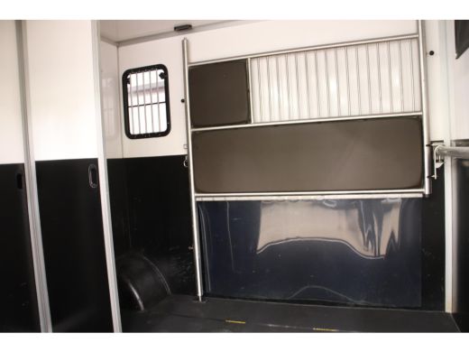 Renault Master Sodiak Paardenwagen FINANCIAL LEASE 675 EURO PM Renault Master Paardenwagen FINANCIAL LEASE 675 E... ActivLease financial lease