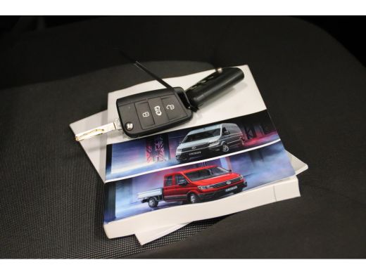 Volkswagen Crafter 35 2.0 TDI 140PK L3H3 (oude L2H2) EURO 6 ActivLease financial lease