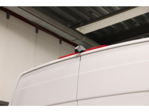 Volkswagen Crafter 35 2.0 TDI 140PK L3H3 (oude L2H2) EURO 6 ActivLease financial lease