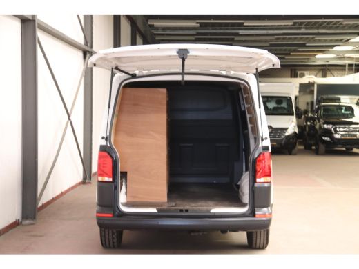 Volkswagen Transporter 2.0 TDI L2H1 EURO 6 ACHTERUITRIJCAMERA ActivLease financial lease