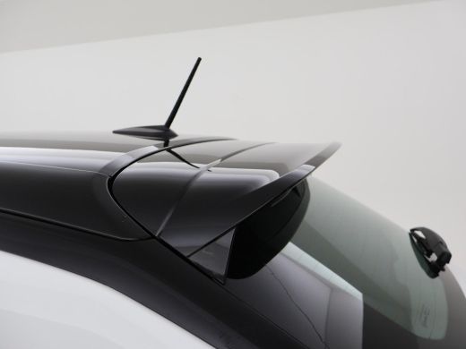 Opel Corsa 1.2 TURBO AUT. GS LINE + 17 INCH LMV | STUUR/STOELVERW. | CAMERA | LED | APPLE CARPLAY ActivLease financial lease