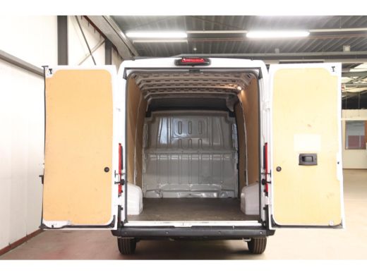 Peugeot Boxer 435 2.2 BlueHDi Financial Lease 395 euro per maand ActivLease financial lease