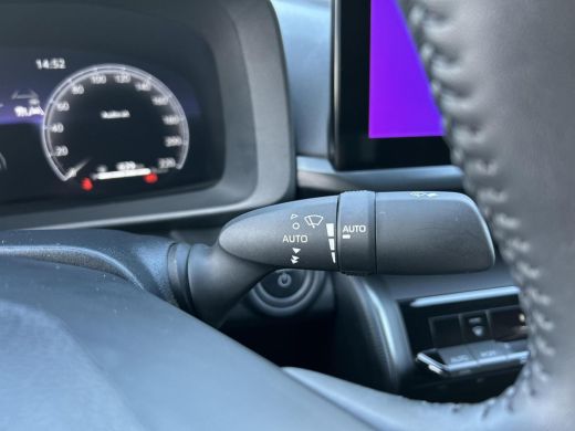 Toyota C-HR 1.8 Hybrid 140 First Edition ActivLease financial lease
