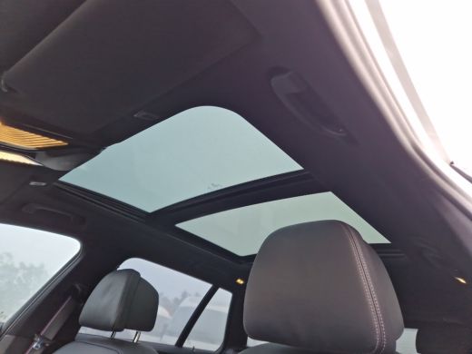 BMW 5 Serie Touring 520i M-Sport High Executive HUD Dak Leer Trekhaak Edition M-pakket ActivLease financial lease