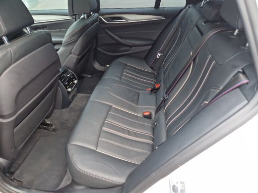 BMW 5 Serie Touring 520i M-Sport High Executive HUD Dak Leer Trekhaak Edition M-pakket ActivLease financial lease