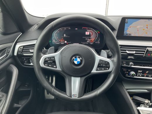 BMW 5 Serie Touring 520i M-Sport High Executive HUD Dak Leer Trekhaak Edition M-pakket ActivLease financial lease