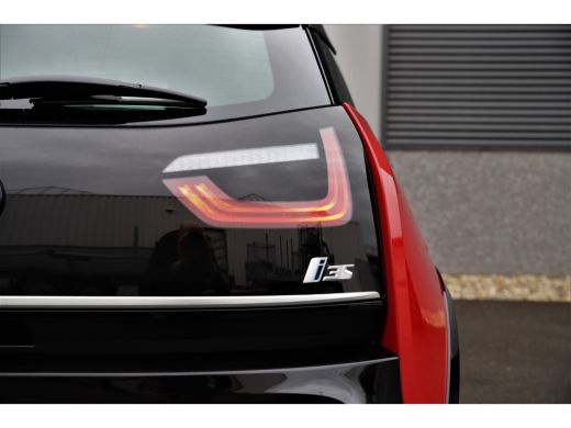 BMW i3 S Executive 184pk 120Ah 42 kWh/Camera/Carplay/W-pomp/20"/3-Fase ActivLease financial lease