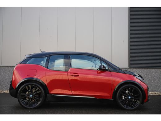 BMW i3 S Executive 184pk 120Ah 42 kWh/Camera/Carplay/W-pomp/20"/3-Fase ActivLease financial lease