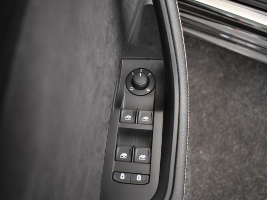 Skoda Superb Combi 1.4 TSI iV Sportline Business 218pk | Adaptief cruise control | Navigatie | Led koplampen |... ActivLease financial lease