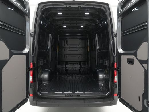 Volkswagen Crafter 30 2.0 TDI 140pk DSG L3H3 Highline Navigatie Camera DAB Carplay Pdc Stuurverwarming ActivLease financial lease